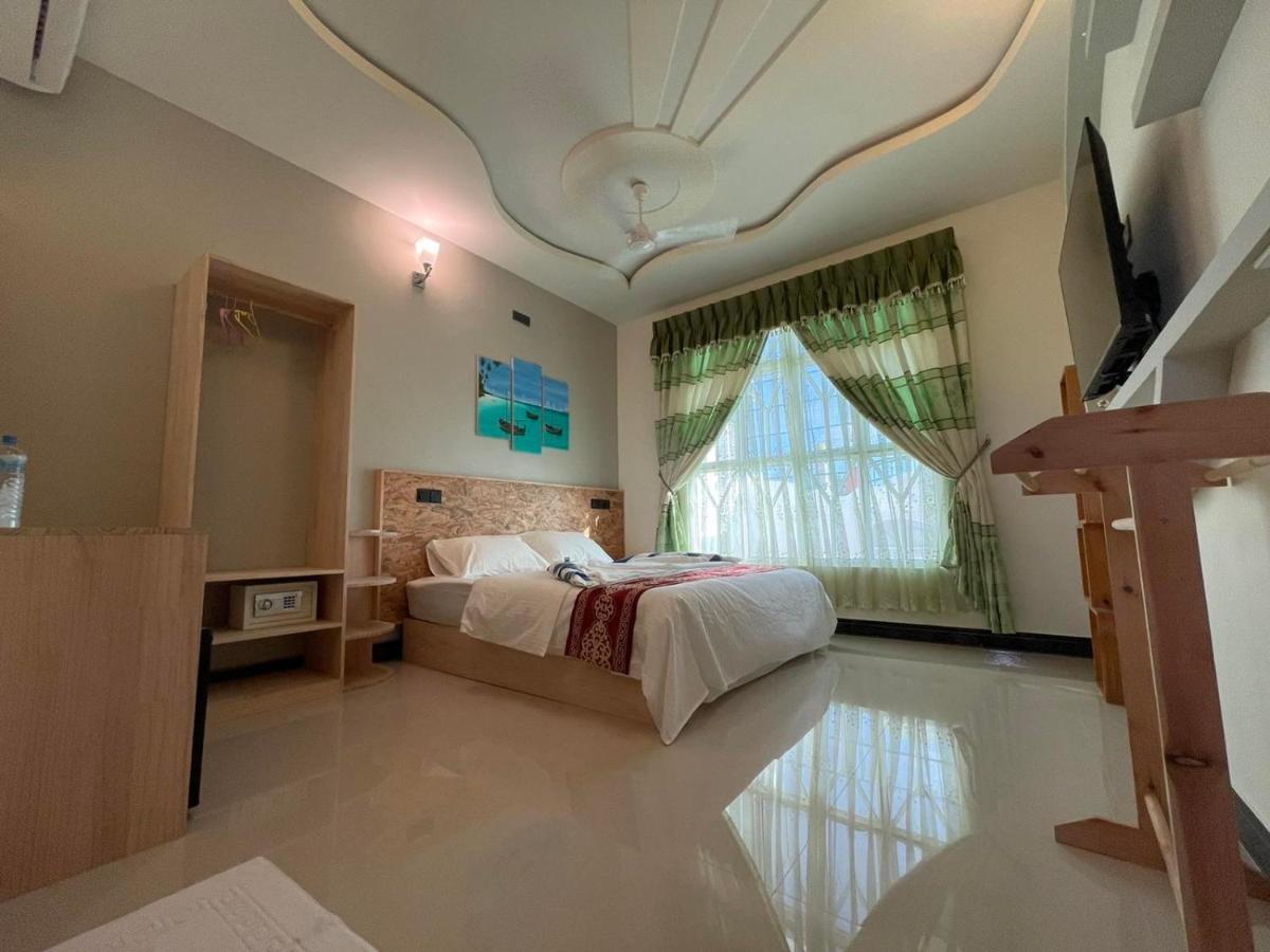 Ocean Waves Inn Gaafaru Buitenkant foto