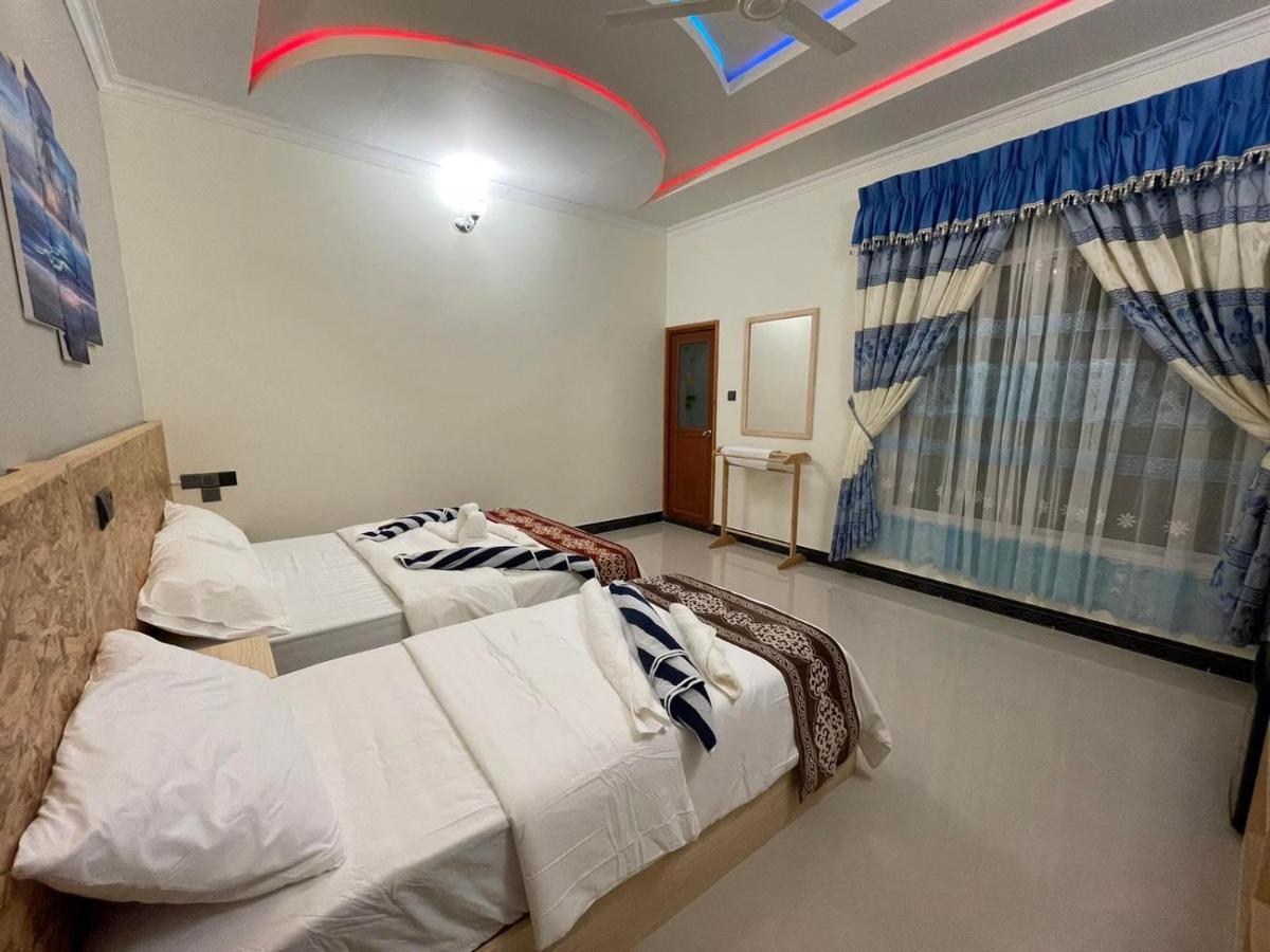 Ocean Waves Inn Gaafaru Buitenkant foto